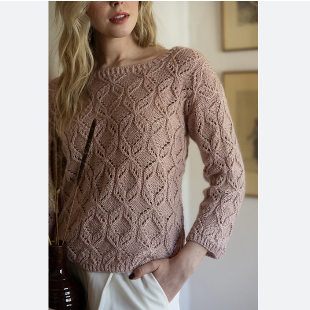 Crew Neck Sweater with Intricate Knit Pattern